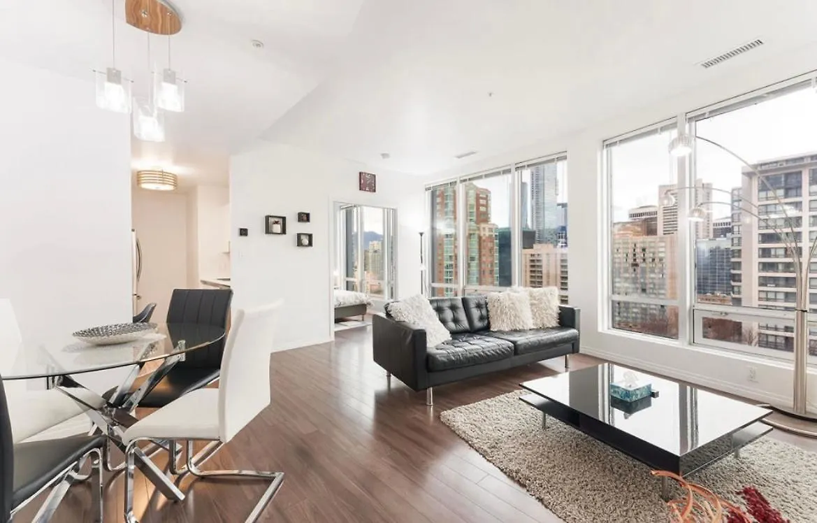 2Bdrm Luxurious Condo In Heart Of Downtown Vancouver Apartment