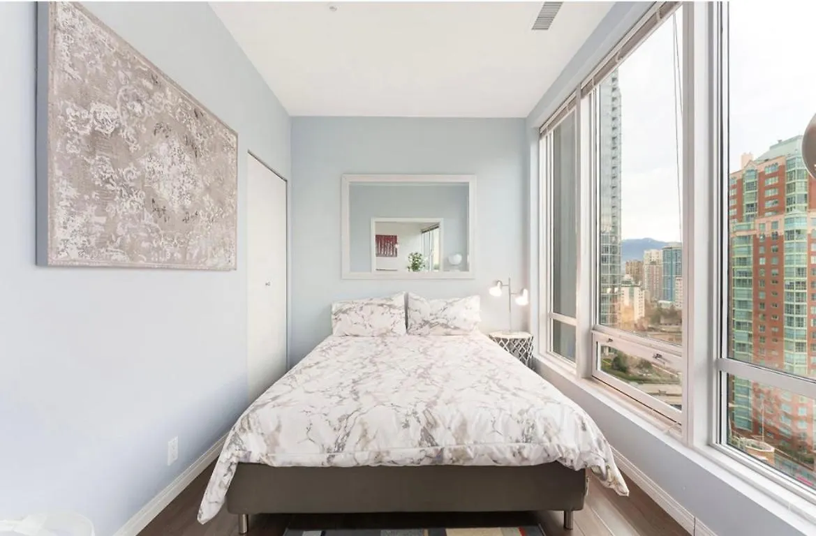 Apartment 2Bdrm Luxurious Condo In Heart Of Downtown Vancouver
