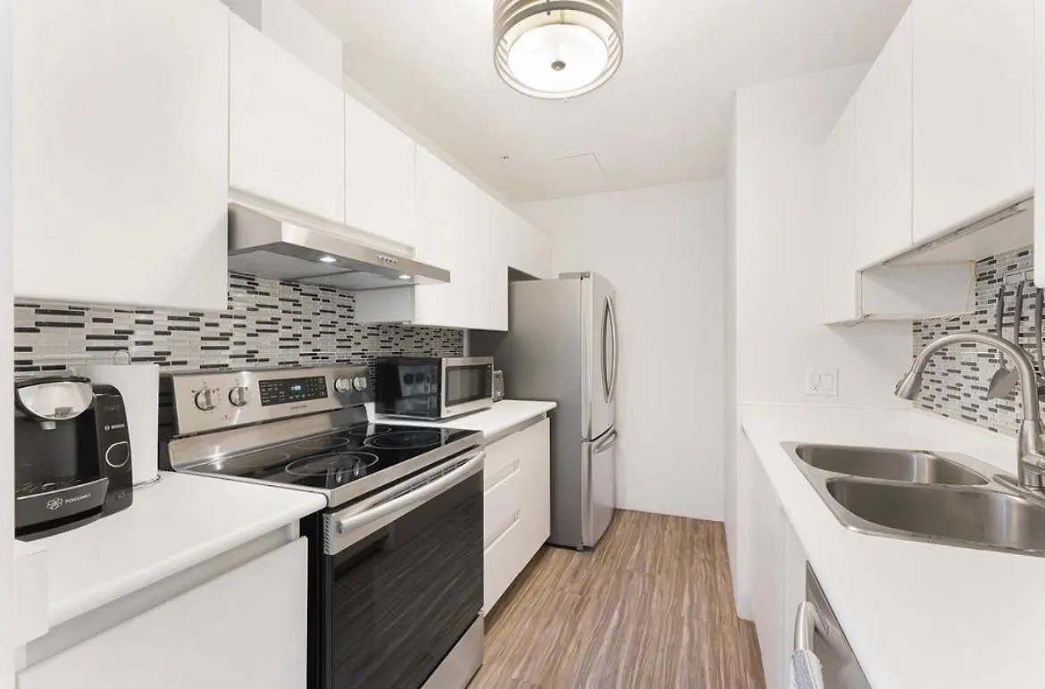 2Bdrm Luxurious Condo In Heart Of Downtown Vancouver Apartment